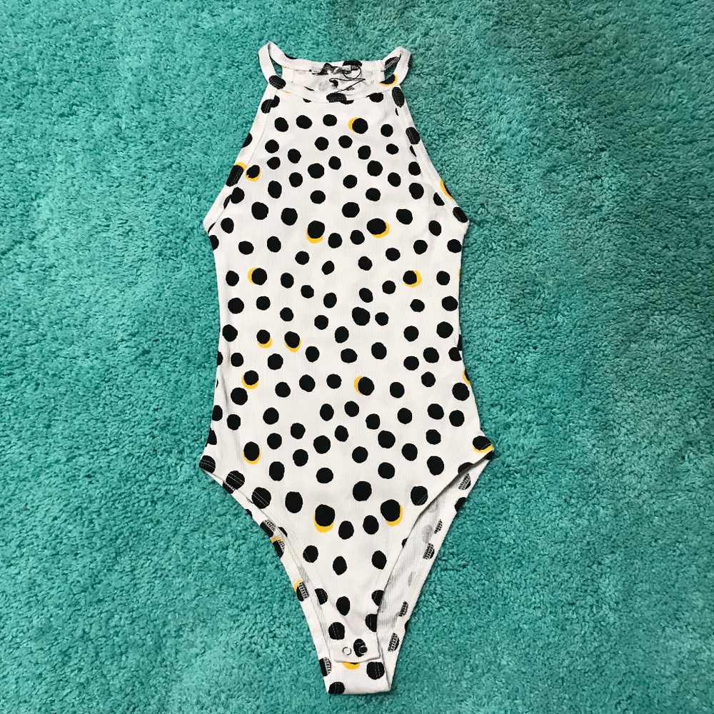 ZARA Trafaluc wht ribbed blk dot bodysuit